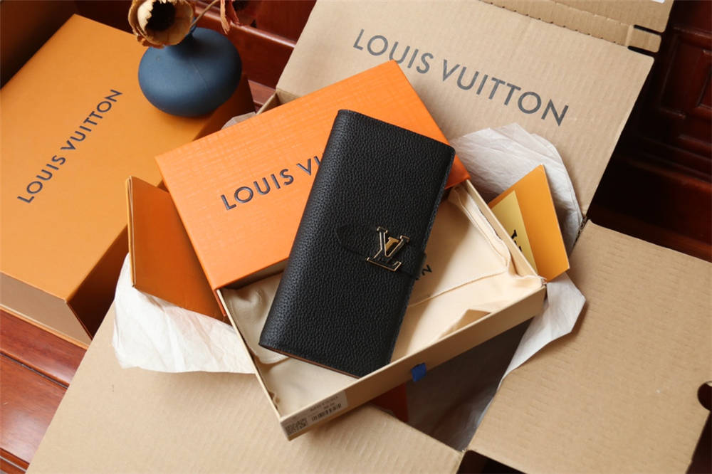 Louis Vuitton M81330 2025 new 